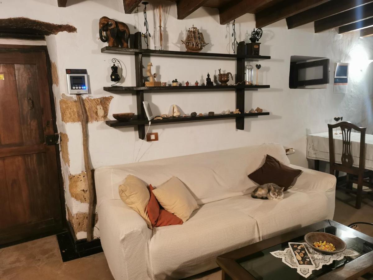 Cecilio Bed and breakfast Tefía